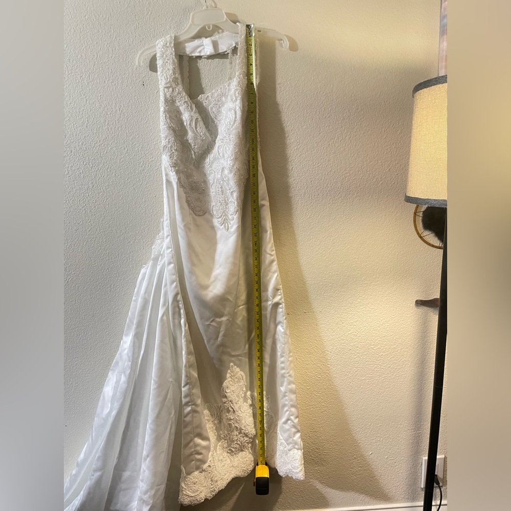 Ivory Lace Appliqué Satin Wedding Gown - Picture 6 of 16